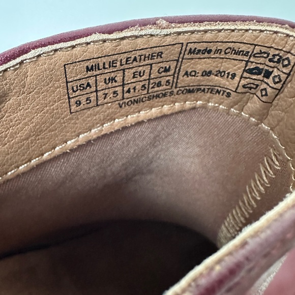 Vionic Millie Wine Leather Ankle
Booties Size 9.5 - Picture 8 of 14